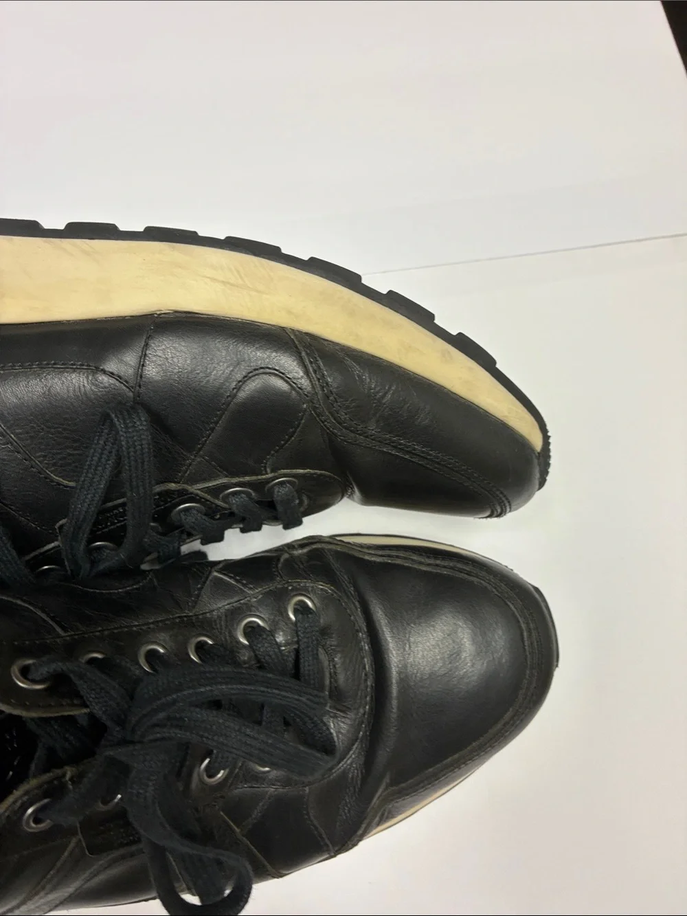 Allen Edmonds Black Leather Low-Top Sneakers with Cream Trim